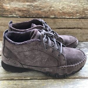 Sold Skechers leather Relaxed fit memory foam lace-up bootie